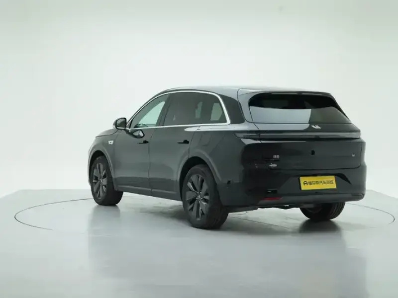 2025 Li Auto (Lixiang) L6 с пробегом 18 000 км
