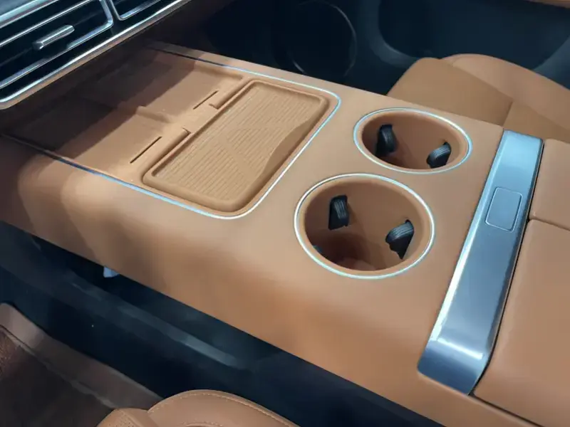 2025 Li Auto (Lixiang) L6 с пробегом 35 000 км