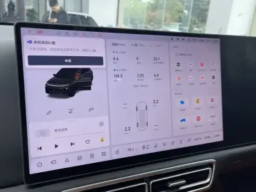 2025 Li Auto (Lixiang) L6 с пробегом 35 000 км