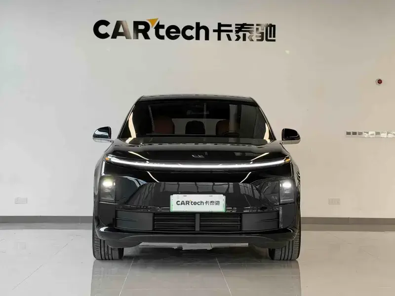2024 Li Auto (Lixiang) L6 с пробегом 23 000 км
