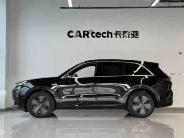 2024 Li Auto (Lixiang) L6 с пробегом 23 000 км