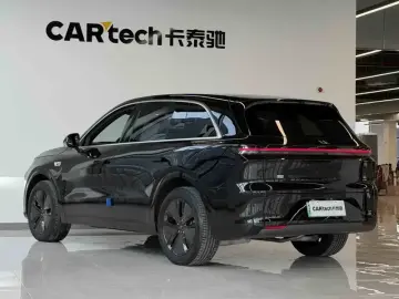 2024 Li Auto (Lixiang) L6 с пробегом 23 000 км