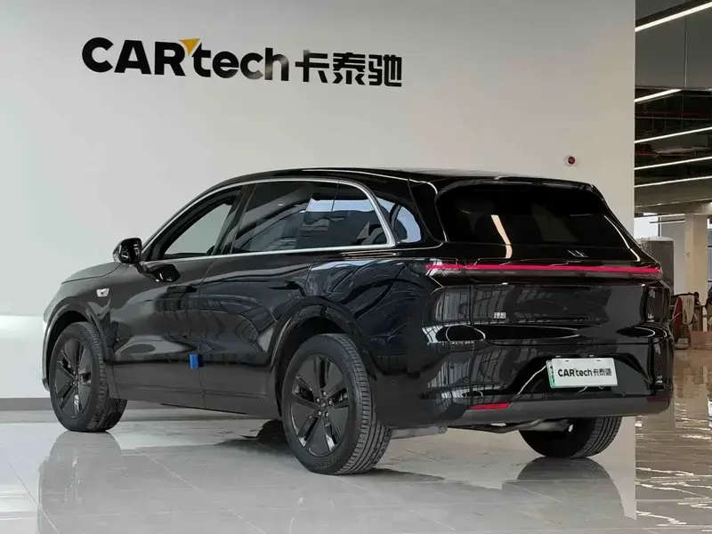 2024 Li Auto (Lixiang) L6 с пробегом 23 000 км
