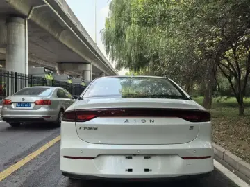 2023 Aion S с пробегом 53 000 км