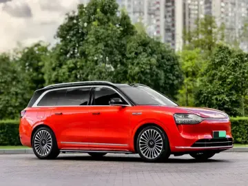 2024 Aito M9 с пробегом 9 000 км