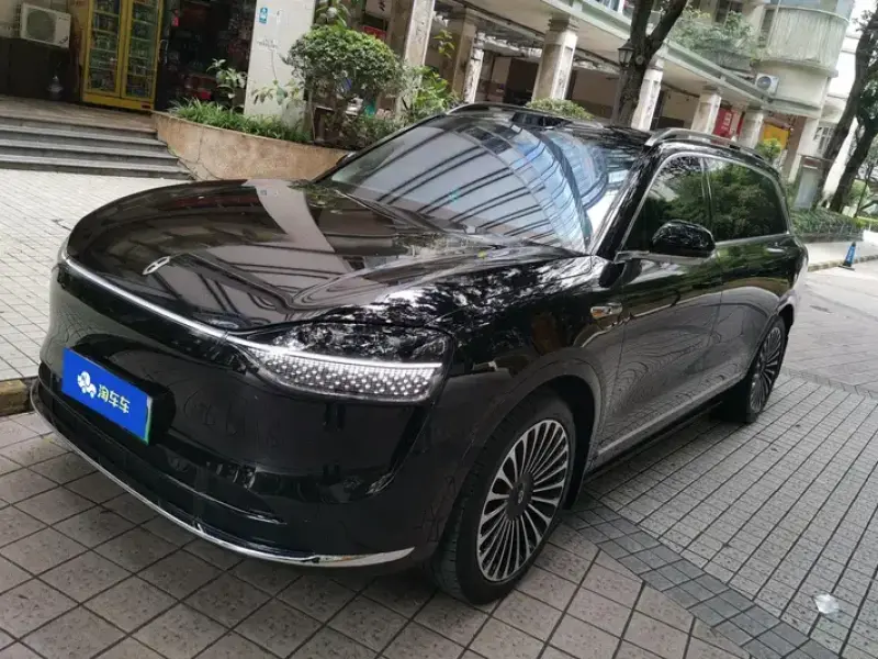 2024 Aito M9 с пробегом 18 000 км