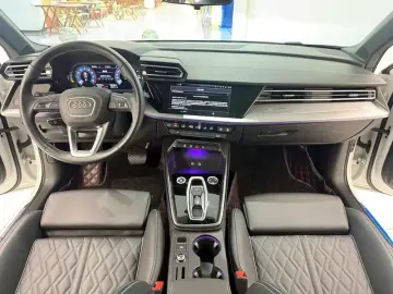 2025 Audi A3 с пробегом 15 000 км