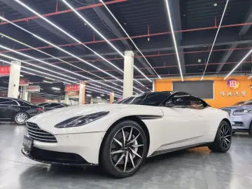 Aston Martin DB11