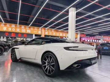 2019 Aston Martin DB11 с пробегом 70 000 км