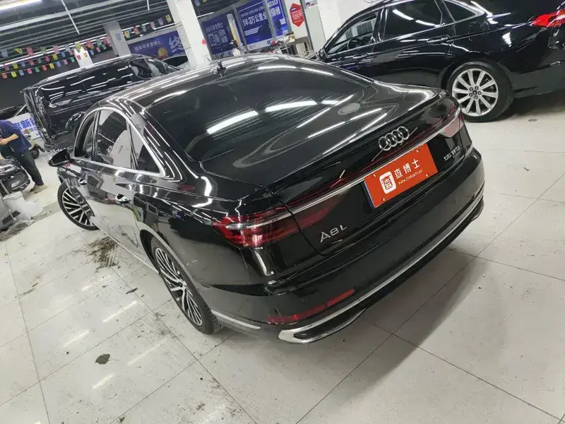 2023 Audi A8 с пробегом 48 000 км