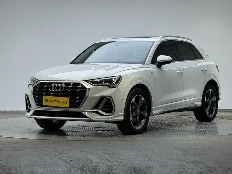 2021 Audi Q3 с пробегом 49 800 км