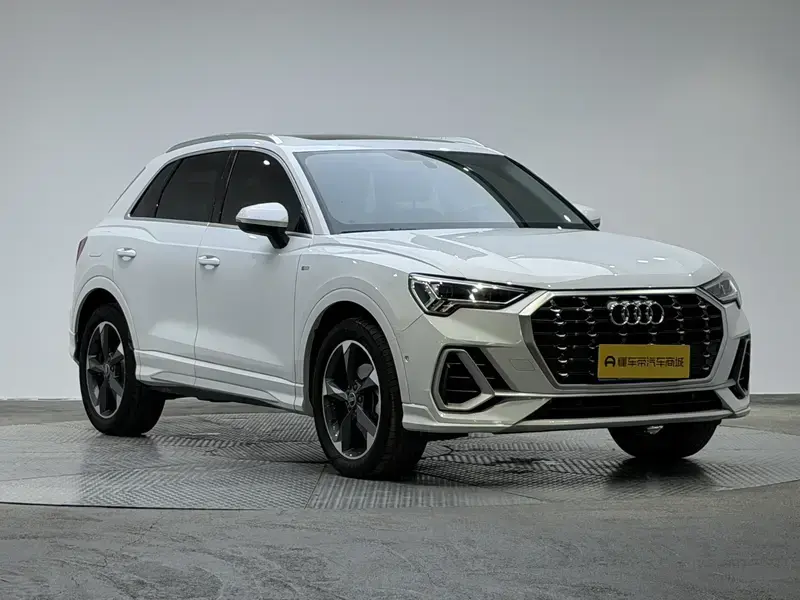 2021 Audi Q3 с пробегом 49 800 км
