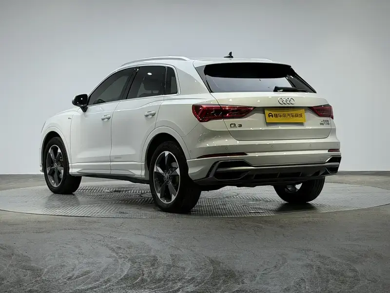 2021 Audi Q3 с пробегом 49 800 км