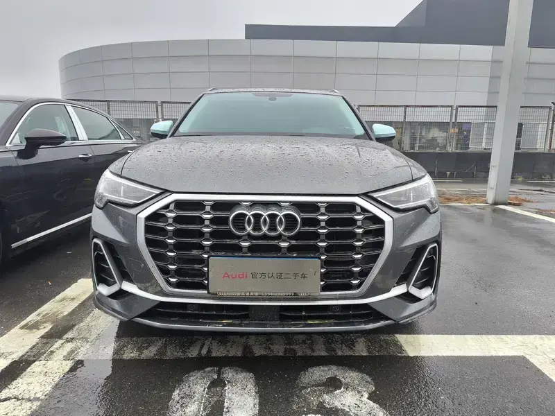 2021 Audi Q3 с пробегом 106 000 км