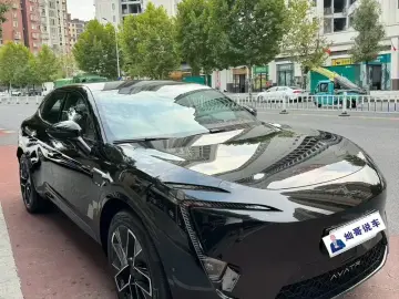 2025 Avatr 11 с пробегом 100 км