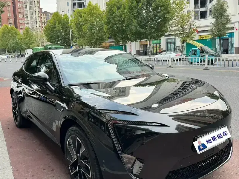 2025 Avatr 11 с пробегом 100 км