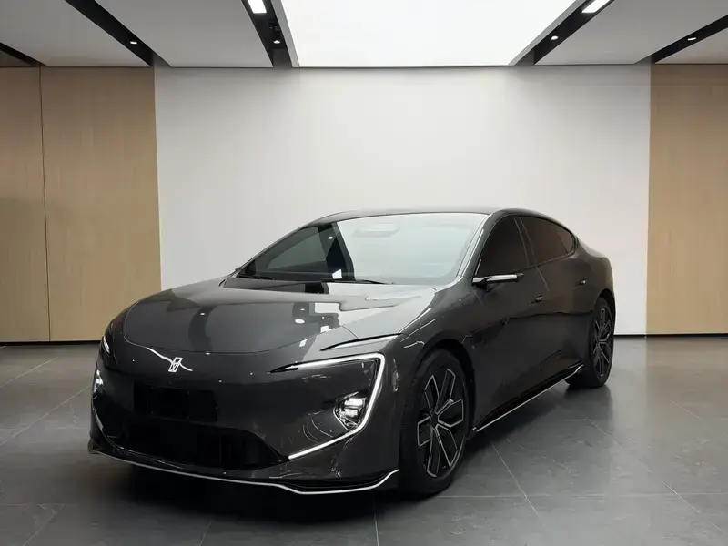 2023 Avatr 12 с пробегом 32 000 км