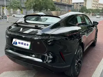 2025 Avatr 11 с пробегом 100 км