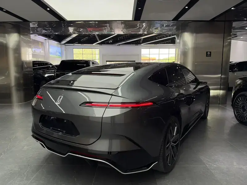 2023 Avatr 12 с пробегом 32 000 км
