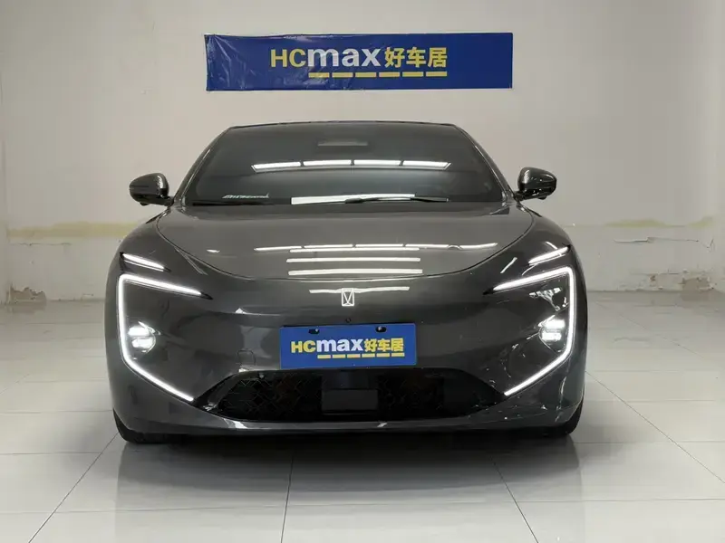 2025 Avatr 12 с пробегом 21 000 км