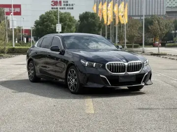 2024 BMW 5 серии с пробегом 22 000 км