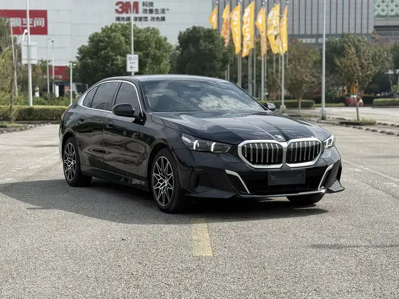 2024 BMW 5 серии с пробегом 22 000 км