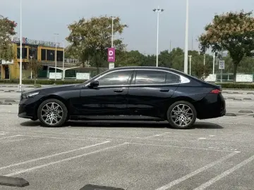 2024 BMW 5 серии с пробегом 22 000 км