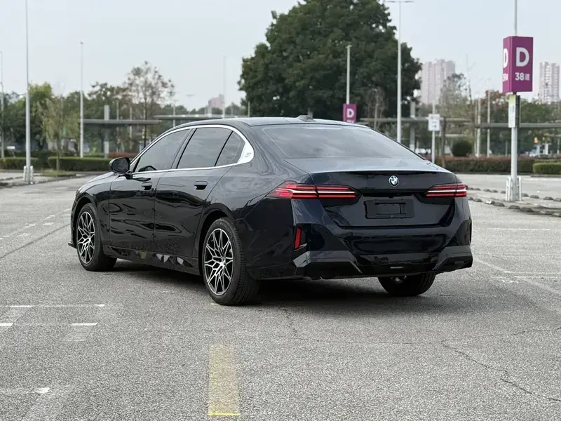 2024 BMW 5 серии с пробегом 22 000 км
