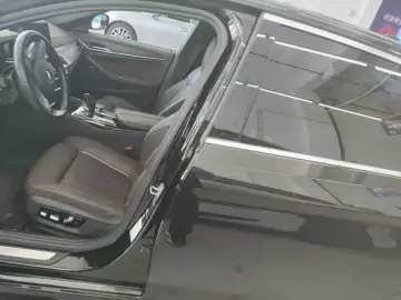 2023 BMW 5 серии с пробегом 21 000 км