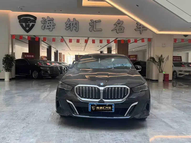 2024 BMW 5 серии с пробегом 22 000 км