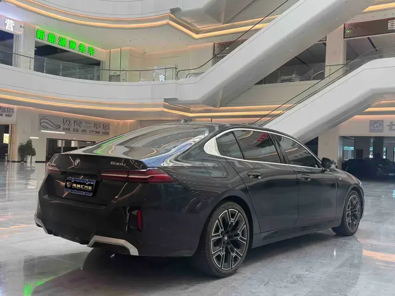2024 BMW 5 серии с пробегом 22 000 км