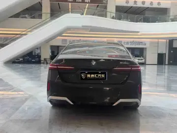 2024 BMW 5 серии с пробегом 22 000 км