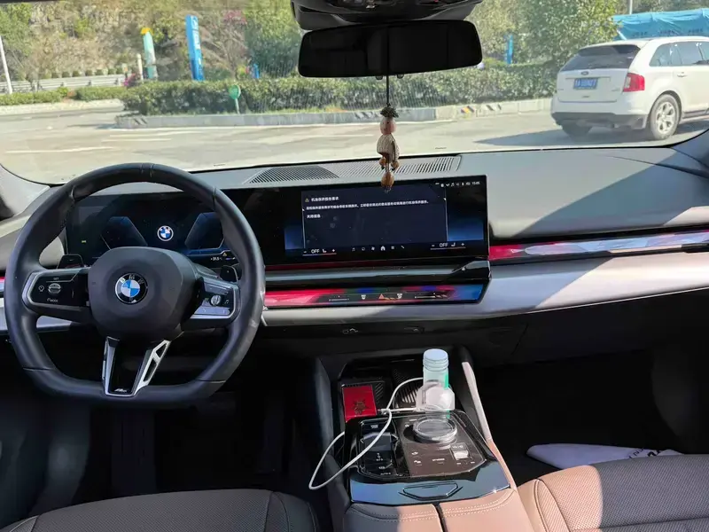 2024 BMW 5 серии с пробегом 12 000 км
