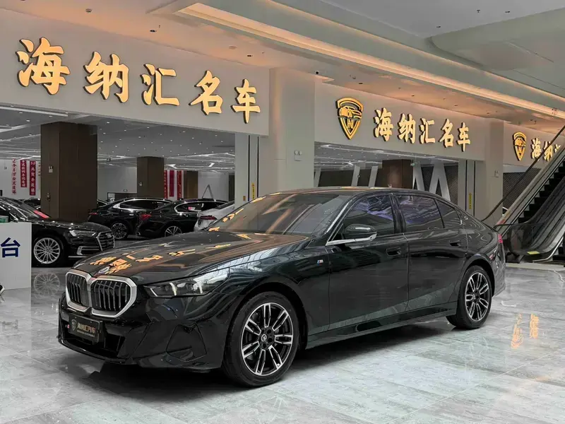 2024 BMW 5 серии с пробегом 34 000 км
