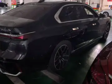 2023 BMW 7 серии с пробегом 26 000 км