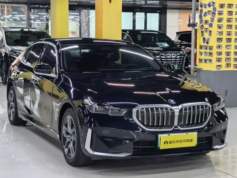 2024 BMW i5 с пробегом 39 000 км