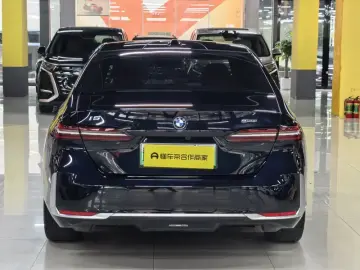 2024 BMW i5 с пробегом 39 000 км