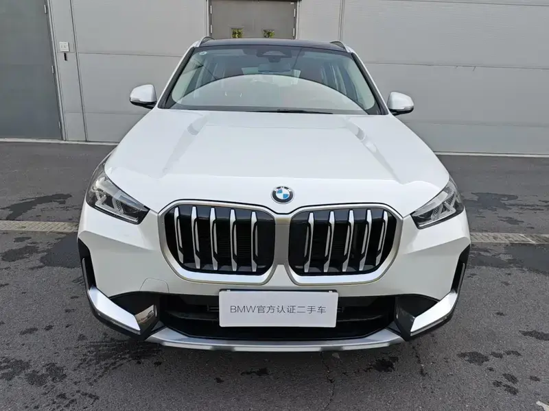 2023 BMW X1 с пробегом 13 700 км