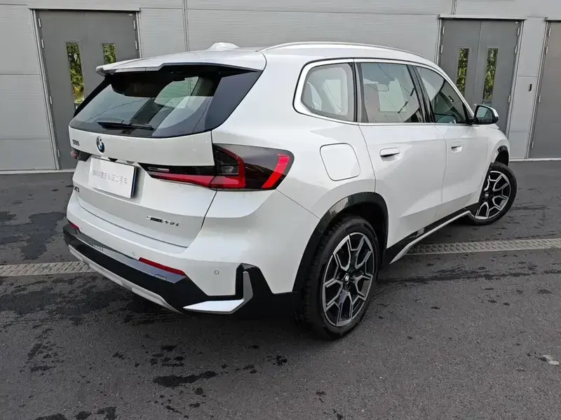 2023 BMW X1 с пробегом 13 700 км
