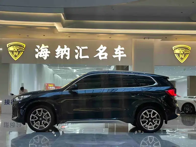 2025 BMW X1 с пробегом 9 000 км
