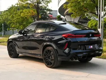 2023 BMW X6 M с пробегом 3 000 км