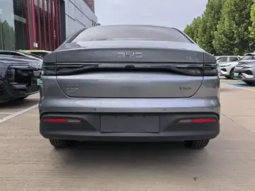 2025 BYD Seal 05 с пробегом 18 600 км
