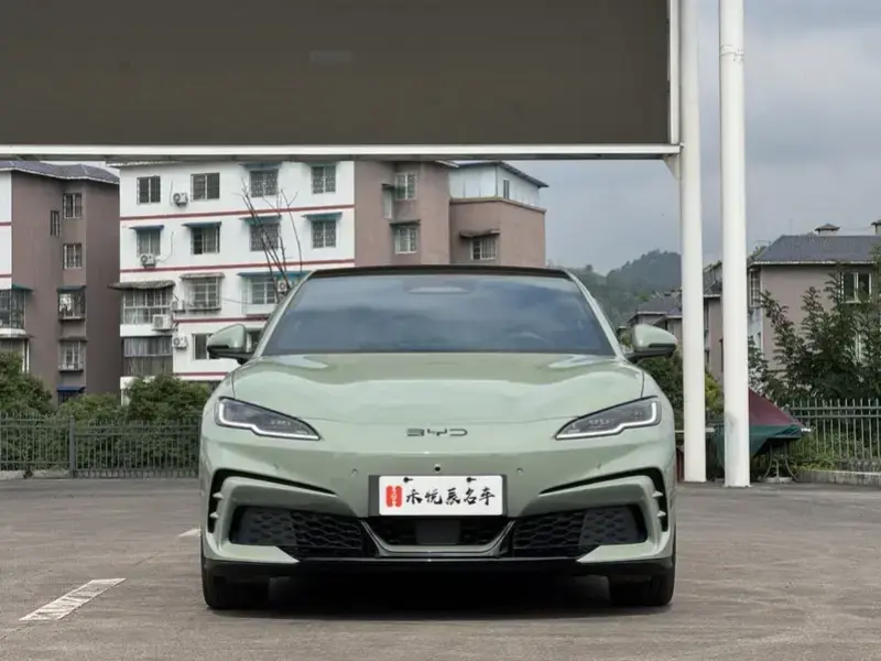 2025 BYD Seal 06 GT с пробегом 15 000 км