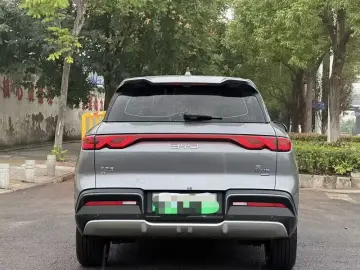 2025 BYD Yuan Up с пробегом 18 000 км