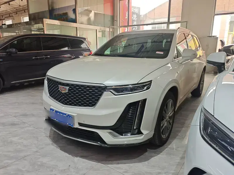 2022 Cadillac XT6 с пробегом 63 000 км