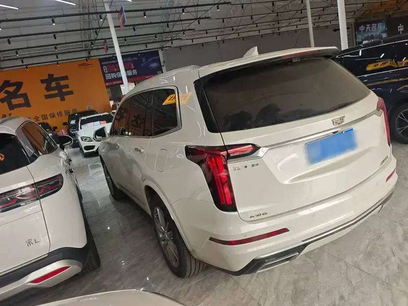2022 Cadillac XT6 с пробегом 63 000 км