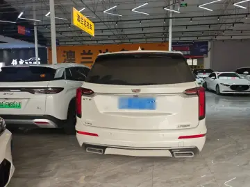 2022 Cadillac XT6 с пробегом 63 000 км