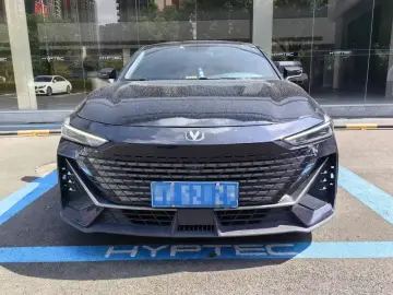 2022 Changan UNI-V с пробегом 26 000 км