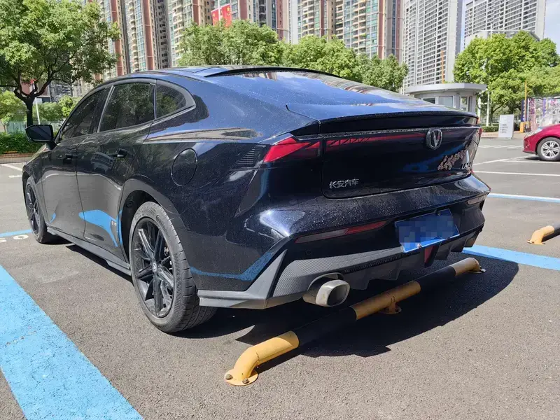 2022 Changan UNI-V с пробегом 26 000 км