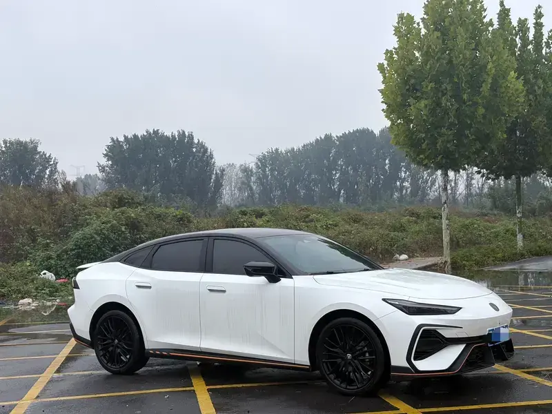 2025 Changan UNI-V с пробегом 10 000 км